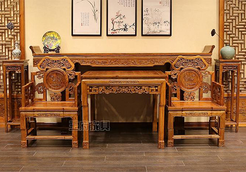 四合院中的北京老榆木家具